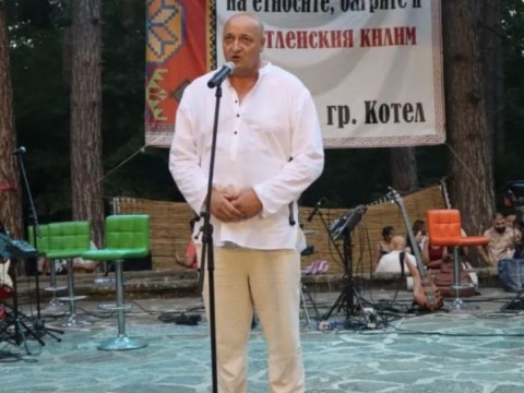 Котел събра културите на България и света на деветото издание на Фестивала на етносите, багрите и котленския килим