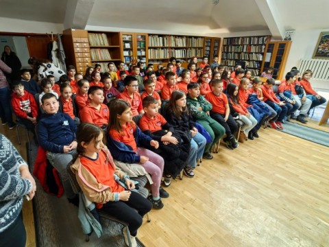 „Коледна магия“ 2025 завърши с награждаване в Регионална библиотека „Сава Доброплодни“ – Сливен