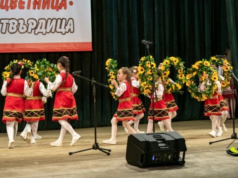 Над 350 участници събра юбилейният събор „Пролетни игри и обичаи – Цветница“ в Твърдица