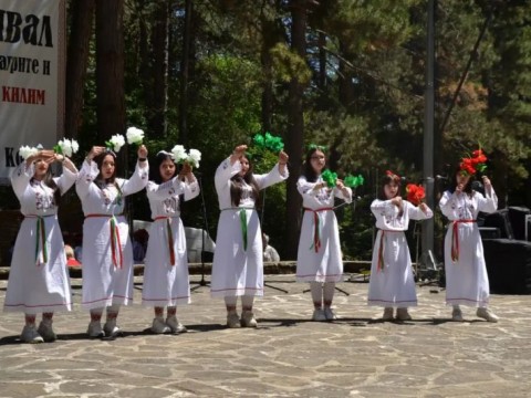 Котел отбелязва десет години от Фестивала на етносите, багрите и котленския килим