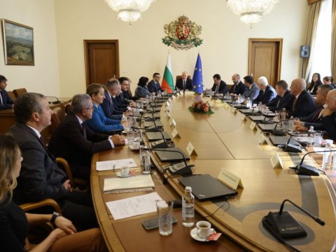 Желязков: Рафинерията е елемент от критичната инфраструктура, за която държавата има своите ангажименти в полза на обществото