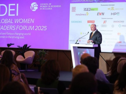 Премиерът Росен Желязков: Жените не променят света с революции, а чрез постоянство