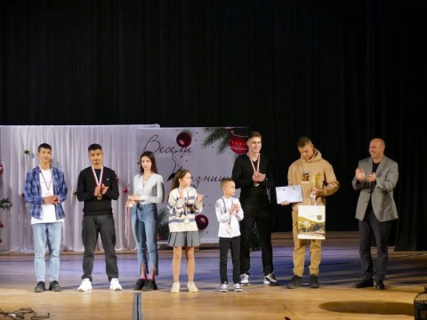 Нова Загора отличи изявените си ученици за 2025 година