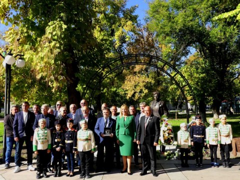 Нова Загора откри паметник на Стоян Омарчевски – родолюбеца, завещал на България Деня на народните будители