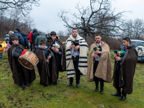 Община Твърдица отбеляза Трифон Зарезан с ритуално зарязване на лозе