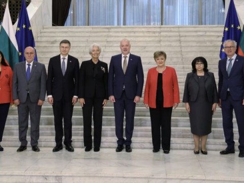 Премиерът Желязков: Еврото е стратегически избор за България