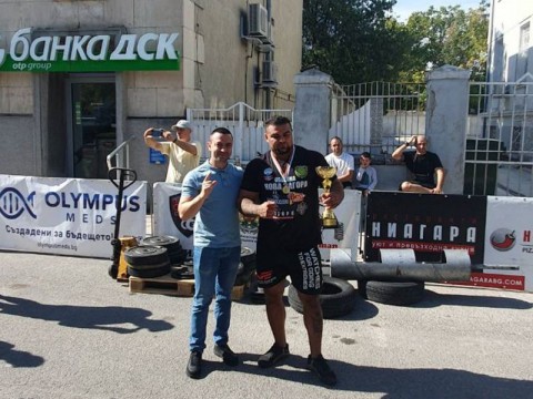 Робърт Мариян спечели кръга от Държавното първенство по силов многобой в Нова Загора