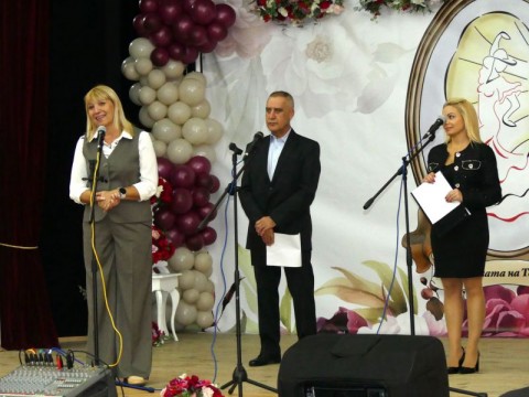 Над 280 участници от страната събра Националният фестивал „В прегръдката на Танголита“ в Нова Загора