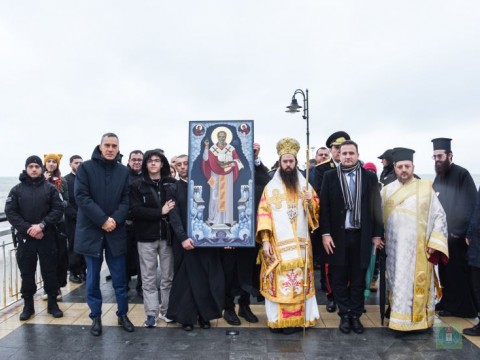 Авторска икона на свети Николай, украси празника на Бургас