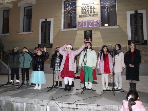 Котел запали коледните светлини и даде старт на празничния сезон