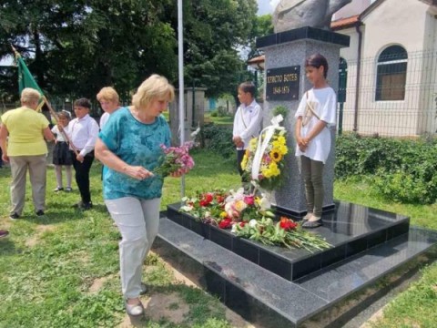 Паметник на Христо Ботев бе открит в село Оризари на 2 юни