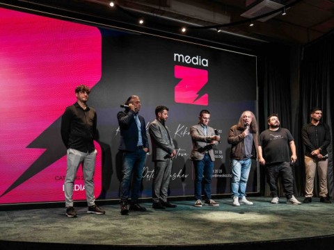 Media Z_All_Stage