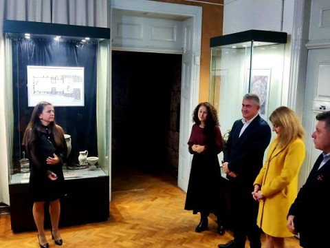 Откриха експозицията-възстановка „Тайните на Калояновската гробница“ в РИМ – Сливен