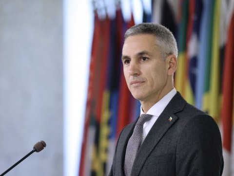 Премиерът Андрей Гюров поздрави МВнР: България е първа в ЕС по евакуирани от ОАЕ