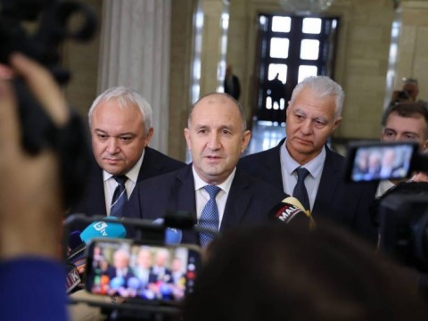 Премиерът Румен Радев: Поздравявам МВР и службите за бързото разкриване на извършителите на палежа на антените на „Старлинк“
