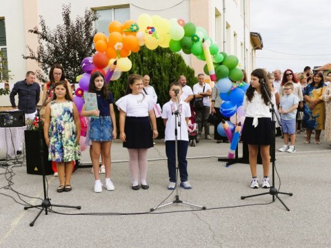Тържествено откриване на новата учебна година в община Нова Загора