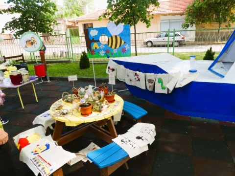 ДГ „Детски свят“ гр. Нова Загора организира изложба - базар