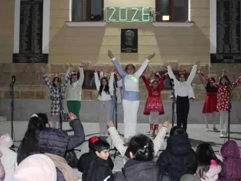 Котел запали коледните светлини и даде старт на празничния сезон