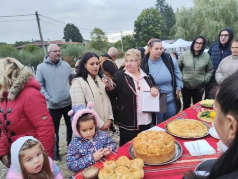 Село Нейково отпразнува петото издание на празника на българския фолклор и традиционните ястия