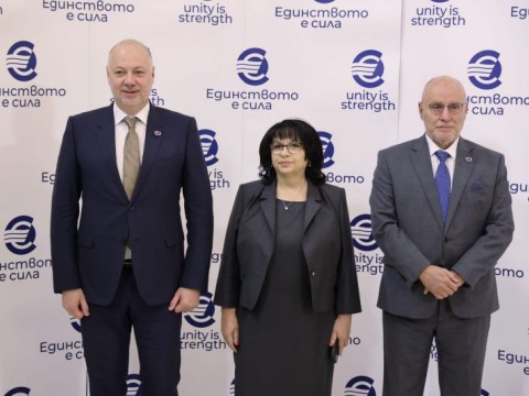 Премиерът Желязков: Еврото е стратегически избор за България