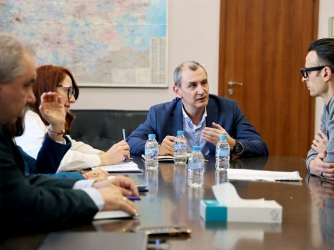 Детско здраве чрез спорт, обсъдиха министър Околийски и Димитър Бербатов