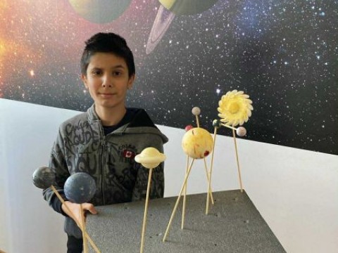 Знанието като приключение: Интерактивен урок „Планета Земя“ в ОУ „Панайот Хитов“