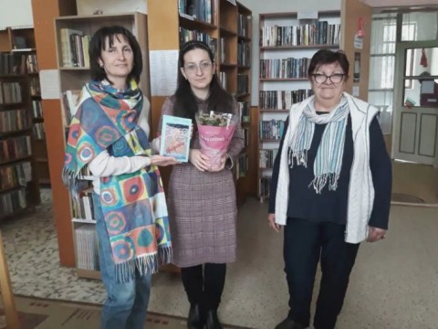 С поетична среща в библиотеката започнаха честванията за 8 март в Котел