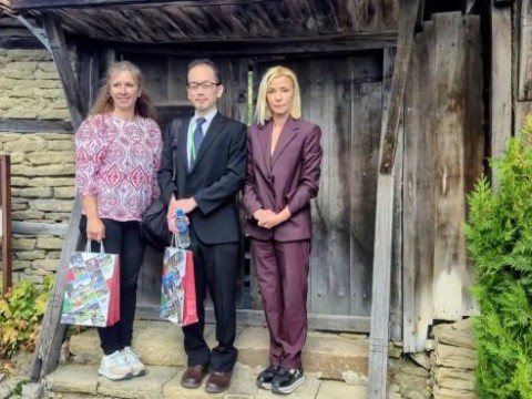 Японски дипломат посети Жеравна и се запозна с културното наследство на селото
