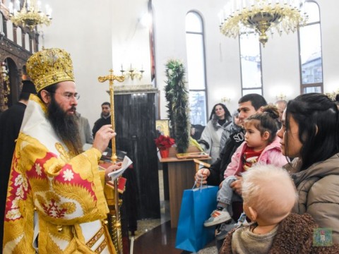 Подкрепа за многодетни семейства по случай Никулден