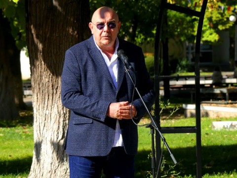 Нова Загора откри паметник на Стоян Омарчевски – родолюбеца, завещал на България Деня на народните будители