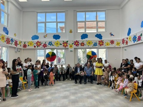 142 първокласници започнаха учебната година в община Котел