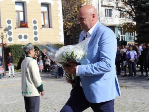 Котел отбеляза Деня на народните будители и празника на града с тържествена програма и послание за духовна сила и гордост