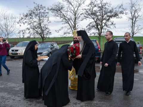 Освещаване на храм 