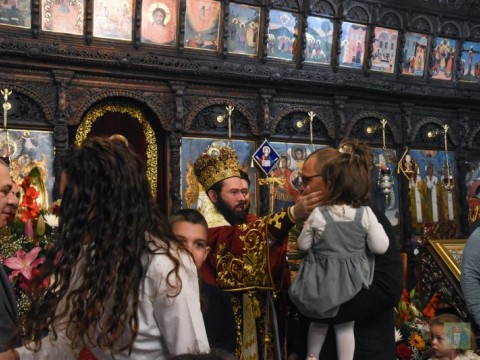 Митрополит Арсений с благословение и подкрепа за многодетни семейства в Сливен