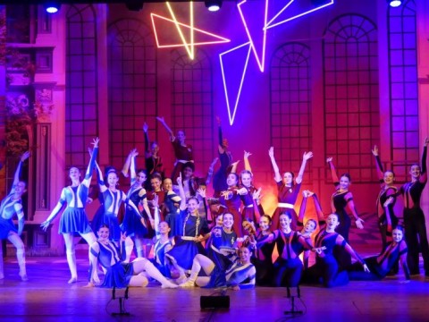 Бляскава премиера на мюзикъла „Звезда“ озари сцената в Нова Загора