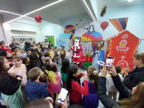  Коледно настроение в ОУ „Панайот Хитов“