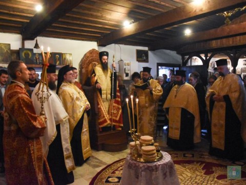 Празнична вечерня с петохлебие в град Ахтопол 