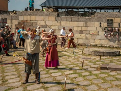 Състезатели от СК „Оренда“ с принос за европейския успех на България по историческа стрелба с лък
