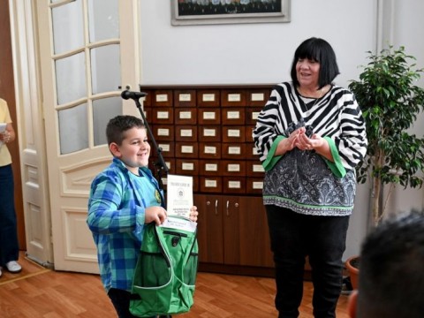 РБ „Сава Доброплодни” – Сливен награди най-активните читатели на детския отдел за Лято-2026