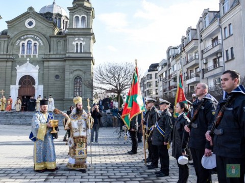 Освещаване на бойните знамена в гр. Бургас