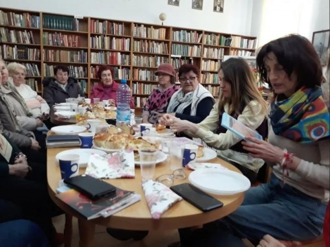 С поетична среща в библиотеката започнаха честванията за 8 март в Котел