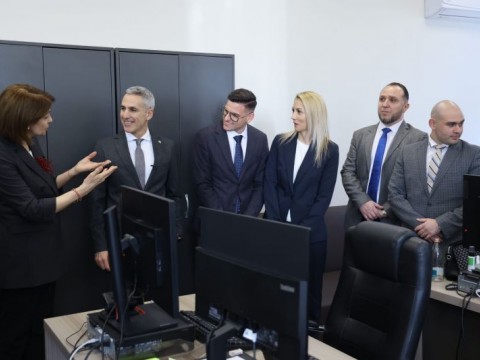 Премиерът Андрей Гюров поздрави МВнР: България е първа в ЕС по евакуирани от ОАЕ