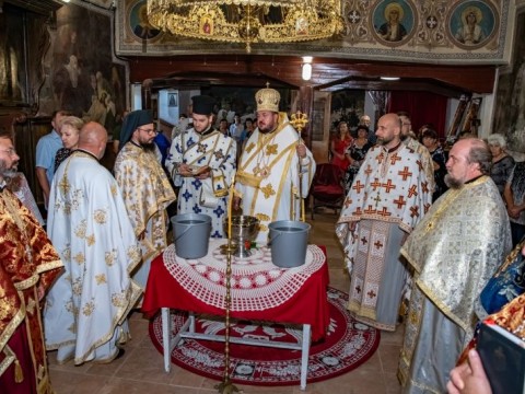 Тържествено преосветиха храм „Св. Петка“ в Твърдица и отслужиха литургия на Потопената църква