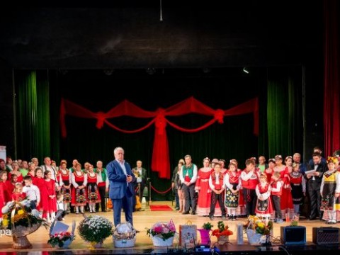 НЧ „Напредък-2001“ - Нова Загора отбеляза 25 години с празничния концерт „Етно кабаре“