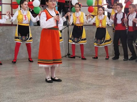 Фолклорно междучасие