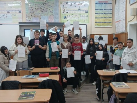 Със знание и усмивки: Седмокласниците от СУ „Георги Каравелов“ – Шивачево отбелязаха Деня на народните будители