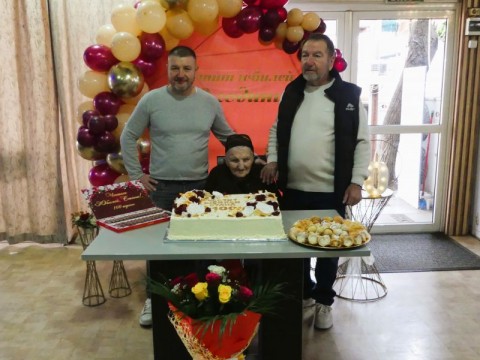 Кметът на Нова Загора уважи 100-годишния юбилей на Стана Минчева