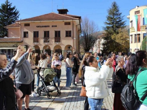 Котел отбеляза Деня на народните будители и празника на града с тържествена програма и послание за духовна сила и гордост