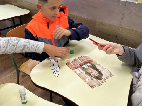 1 ноември – Ден на народните будители с учениците от ЦОУД 3. и 4 от ОУ “Панайот Хитов“ 