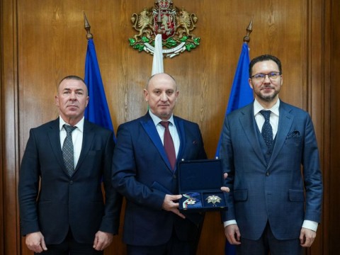 Старши комисар Димитър Величков е удостоен със златен медал за доблест и заслуги